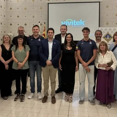 Foto de grup a la recepció institucional de l’Ajuntament