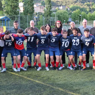 Foto d’equip de l’EDFOR amb els entrenadors