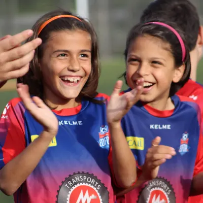 Dues jugadores de l’EDFOR aplaudint